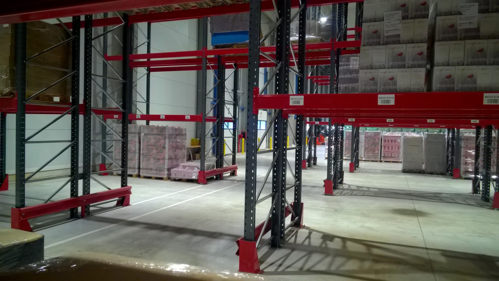 Batiment entrepot plateforme stockage Provence Distribution Logistique